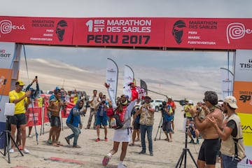 Este es el lado B de la competencia que se vive desde el 28 de noviembre en Perú. Rostros, sufrimiento y mucha alegría.