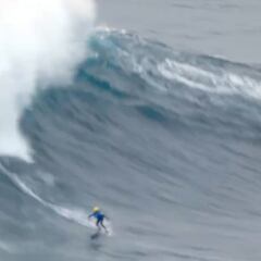 Un surfista de 12 años, en las olas gigantes de Nazaré