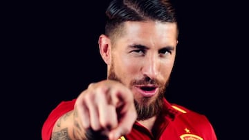 Twitter opina sobre la incursión de Sergio Ramos en la música con 'La Roja Baila'.
