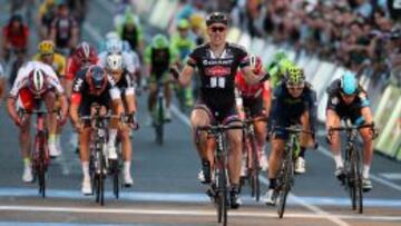 Kittel, por delante de Lobato.