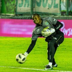 Agreden a Iván Arboleda en la cancha de Rosario Central