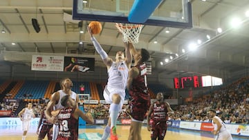 Mario Hezonja entra a canasta ante el Varese.