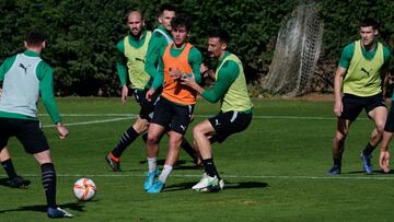 Una sobrecarga de Bobadilla abre la puerta a Unai Medina