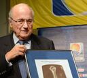 Blatter entrega al Corinthians el escudo de campeón del mundo