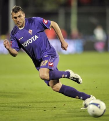 Perdió toda su fortuna con malas inversiones, vicios, el póker y las mujeres.