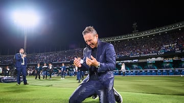 Although he led Cruz Azul to victory in the CONCACAF Champions Cup, Vicente Sánchez has parted company with Mexican club Cruz Azul.