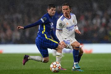 Christian Pulisic y Luka Modric.