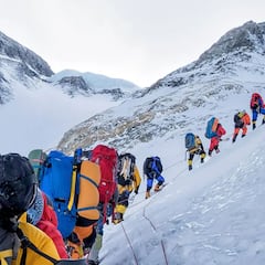 ¿Por qué cuesta 70.000 euros subir al Everest?