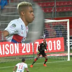 Mariano 3 - Neymar 0: el cabezazo de crack que hace alucinar a Francia
