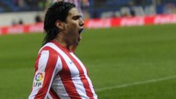 Falcao celebra uno de sus goles.