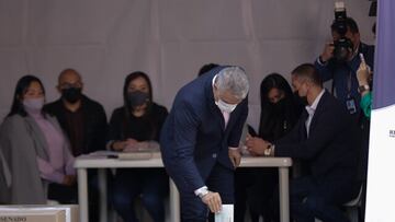 Presidente Iván Duque vota en la Plaza de Bolívar de Bogotá.