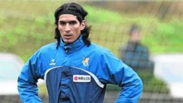 <b>BUEN PIE. </b>Abreu se mostró acertado en su primer entrenamiento.