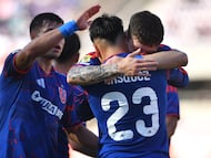 Futbol, Deportes La Serena vs Universidad de Chile.
Fecha 4, Copa de la Liga 2026.
El jugador de Universidad de Chile Ignacio Vasquez, centro, celebra con sus companeros tras marcar un gol contra Deportes La Serena durante un partido grupo D copa de la liga disputado en el estadio La Portada en La Serena, Chile.
02/05/2026
Alejandro Pizarro Ubilla/Photosport
Football, Deportes La Serena vs Universidad de Chile.
4th date, League Cup 2026.
Universidad de Chile’s player Ignacio Vasquez, center, celebrates with his teammates after scoring a goal against Deportes La Serena during a Group D league cup match played at La Portada stadium in La Serena, Chile.
02/05/2026
Alejandro Pizarro Ubilla/Photosport
