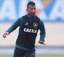 Las condiciones de Botafogo para dejar partir a Leo Valencia