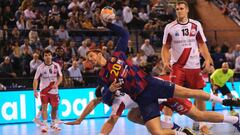 Imagen de un partido de Liga Asobal entre el Ciudad de Logro&ntilde;o y el Barcelona.