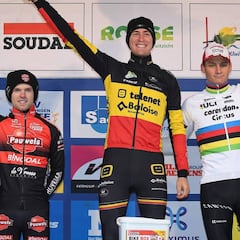 Toon Aerts pone fin a la racha de 35 victorias de Van der Poel
