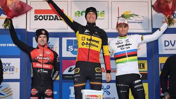 Toon Aerts vence a Van der Poel en el DVV Trophy.