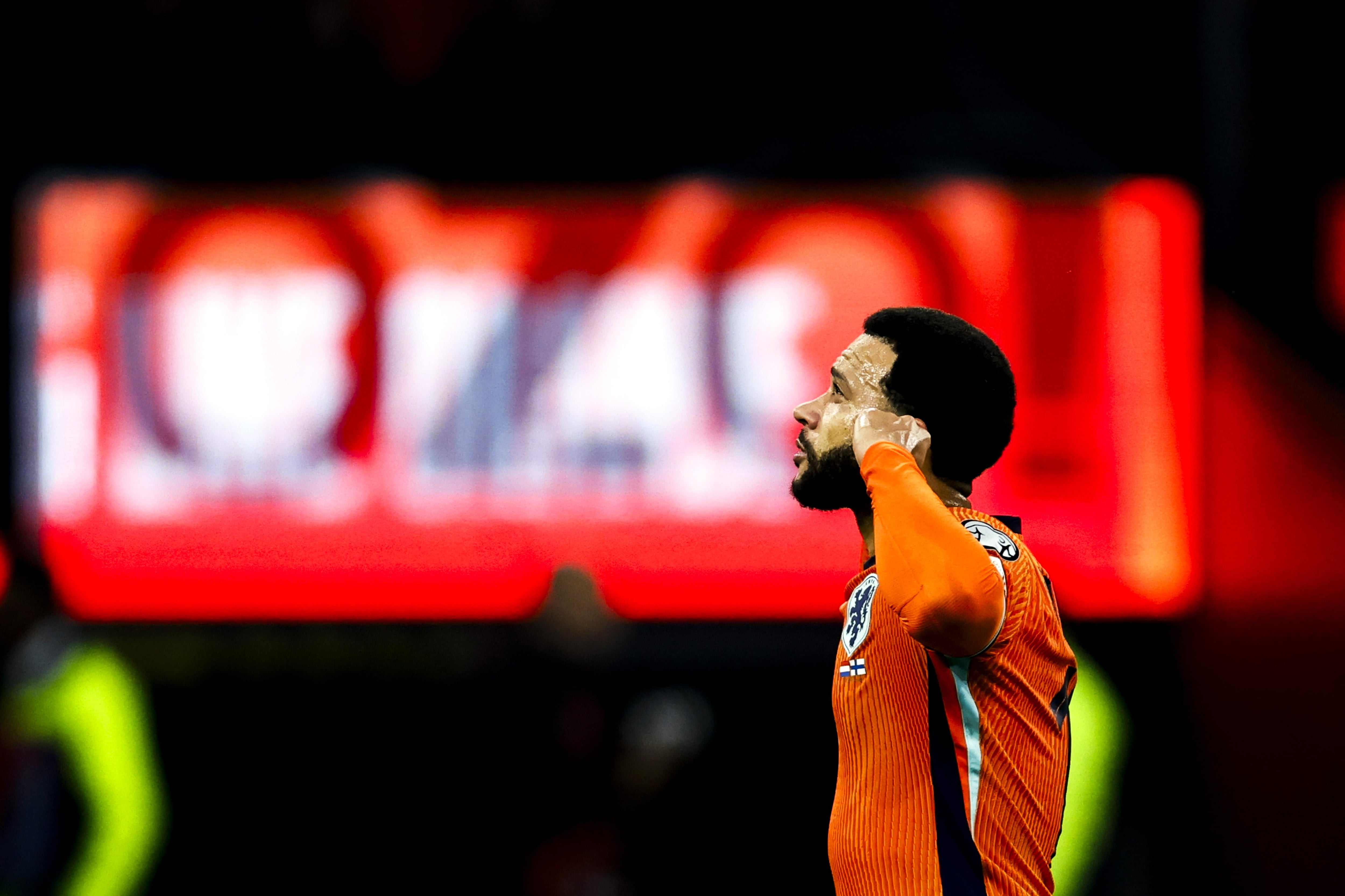 Depay sigue haciendo historia