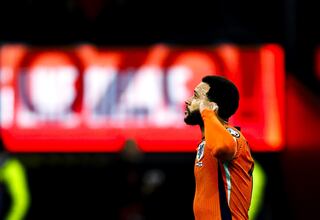 Depay sigue haciendo historia