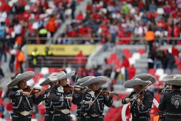 Así se vivió el encuentro entre los Diablos Rojos y los colchoneros en el Estadio Nemesio Diez con motivo al centenario de los escarlatas.