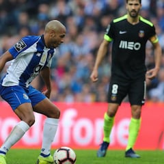 El Oporto de Casillas remonta al Rio Ave de Coentrao y sigue líder