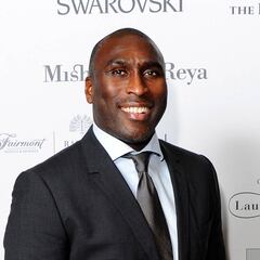 Estafan casi dos millones de euros a la leyenda inglesa Sol Campbell