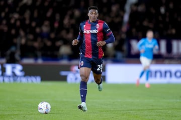 Club: Bolonia | Valor de mercado: 18 millones de euros.
Defensa colombiano que ha destacado en la Serie A. Su equipo lleg¨® a la final de la Copa Italia y ¨¦l ha sido clave en la zaga.