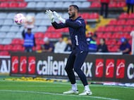 Guillermo Allison of Queretaro during the 16th round match between Queretaro and Mazatlan FC as part of the Liga BBVA MX, Torneo Apertura 2025 at La Corregidora Stadium, on November 02, 2025 in Santiago de Queretaro, Mexico.