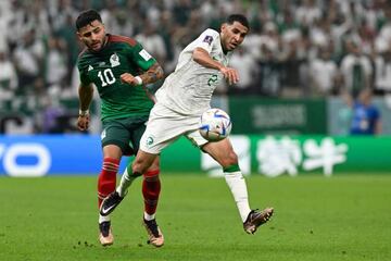 Alexis Vega durante el partido contra Arabia Saudita en el Mundial de Qatar 2022.