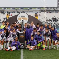 El Real Valladolid regresa a casa con los deberes chilenos hechos