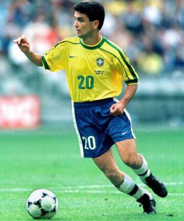 Mediados de los noventa, Bebeto se desvinculaba del Deportivo La Coruña y el rumor era que el delantero, campeón del mundo en 1994 con Brasil, estaba cerca de Universidad Católica. Eran otros tiempos y grandes figuras llegaban a Chile. Sin embargo, el delantero no llegó a San Carlos de Apoquindo.