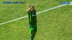 ¡No se puede creer! Será, sin duda, uno de los goles del año