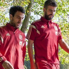 Cesc declina la invitación para animar a España; Piqué sí estará