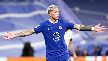 MADRID, SPAIN - APRIL 12: Enzo Fernandez of Chelsea FC reacts as he fails to score during the UEFA Champions League quarterfinal first leg match between Real Madrid and Chelsea FC at Estadio Santiago Bernabeu on April 12, 2023 in Madrid, Spain (Photo by MB Media/Getty Images)