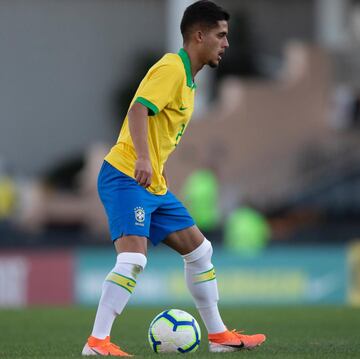 El lateral formará parte de la Selección Brasileña que disputará la Copa del Mundo en su país.