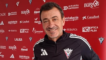 Jesús Galván, entrenador del Mirandés.