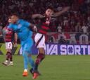Pulgar se encuentra con Neymar en plena cancha y esto ocurre: el brasileño quedó muy molesto