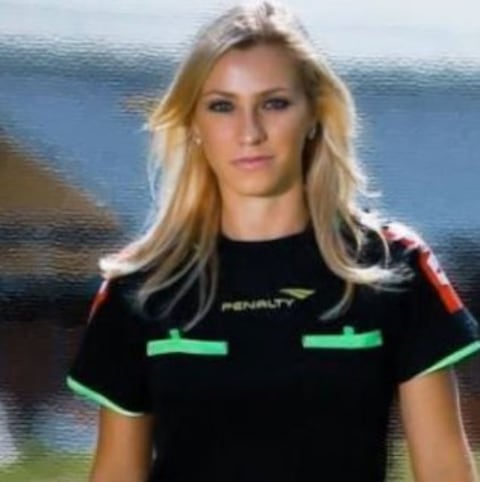 Fernanda Colombo la abanderada más sexy del mundo - AS México