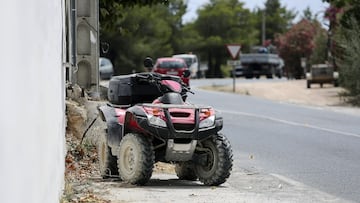 GRA377. IBIZA, 26/07/2017.- Vista del quad que conduc&iacute;a &Aacute;ngel Nieto, &#039;doce m&aacute;s uno&#039; veces campe&oacute;n del mundo de motociclismo, que permanece ingresado en estado grave en la Policl&iacute;nica Nuestra Se&ntilde;ora del R