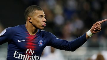 Cavani y Mbappe dirigen el triunfo de un PSG sin Neymar