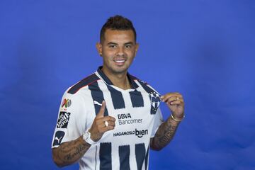 Conocido como “Crack-dona” por su calidad como atacante, a Rayados llegó en lugar de Pablo Barrera y la afición pensó que estaba ante el nuevo Chupete Suazo; en algo no le fallaron, tampoco le gustaba entrenar, regresar a tiempo de las vacaciones y mantener en línea la figura. No terminó por ser del agrado de su DT, el Turco Mohamed y hoy juega para el Boca Juniors, donde arrancó bien la temporada y le llueven tantos elogios como cuando se pone la camiseta amarilla de Colombia.