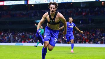 Santiago Giménez: "No podemos presumir nada hasta levantar la copa"