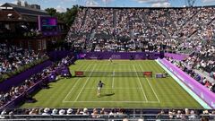 London (United Kingdom), 17/06/2024.- A general veiw as Milos Raonic of Canada returns to Britain'Äôs Cameron during his first round match at Queens Club in London, Britain, 17 June 2024. (Tenis, Reino Unido, Londres) EFE/EPA/ANDY RAIN
