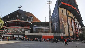 Colas en las taquillas de Mestalla.