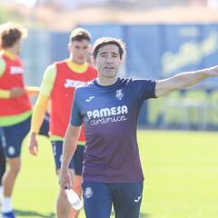 Máxima expectación en el primer entrenamiento de Marcelino