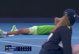 El agónico ‘match point’ de Alcaraz tras 5:27 horas épicas: se derrumbó por completo