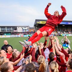 Pajor se pone a cien