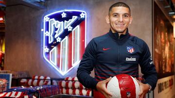Lucas Torreira tras fichar por el Atlético.