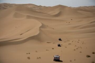 El desierto Gobi bajo las ruedas del Silk Way Rally 2016