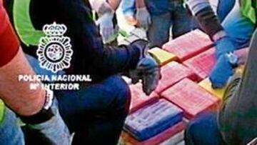<b>EL ALIJO. </b>La Policía mostró la droga incautada, alrededor de 600 kilos de cocaína.